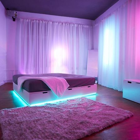 Huge Apartment With Home Cinema And Kitchen In Friedrichshain برلين المظهر الخارجي الصورة